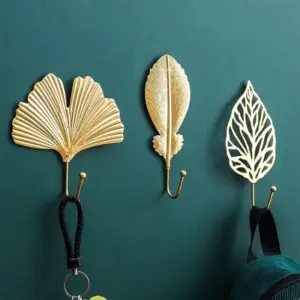 New Retro Gold Leaf Shape Hanging Hooks Punch-Free Wall Hanger Hanging Storage Rack Towel Watch Bag Key Self Adhesive Household
