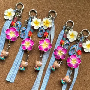 Vintage Hawaiian Brown Skin Hello Kitty Keychain Pendant Kawaii Charm Shiny Crystal Slippers Hello Kitty Pendant Accessorie Gift