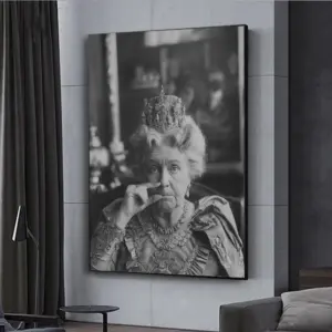 Vintage Queen Portrait Art Posters Print Toilet Humor Wall Pictures Retro Canvas Painting for Funny Bar Bathroom Home Decoration