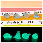2Pcs Glow in The Dark Mini Seal Figurines Luminous Resin Sea Animals Miniatures 4 Styles for DIY Craft Home Decoration Supplies