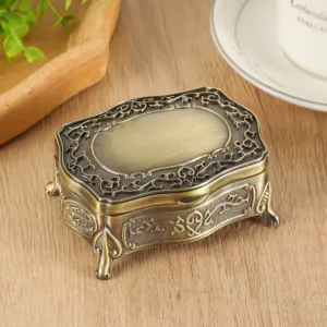 Vintage Alloy Jewelry Box Storage Casket and Heart Shaped for Rings Pendants Necklace Gift Boxes