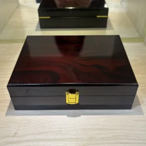 High-End Glossy Lacquered Wooden Storage Box for Belts, Premium Gift Packaging, Multifunctional Storage for Jewelry and Accessories, with Secure Locking
