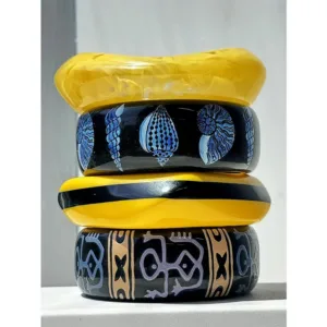 Geometric Irregular-Shaped Resin Bracelet Featuring Black Yellow Stripes Abstract Graffiti Blue Conch Prints Bangle HUANZHI NEW