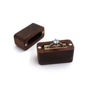 Solid Wood Mini Retro Engagement Ring Box Wedding Band Portable Jewelry Storage Box Guitar Pick Linen Lining Gift Packaging Box