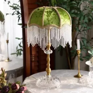 Frech Table lamp Retro Green Velvet Tasseling Cloth Lampshade Bedroom Luxury Nightstand Bedside Desk Lamp Table Lights